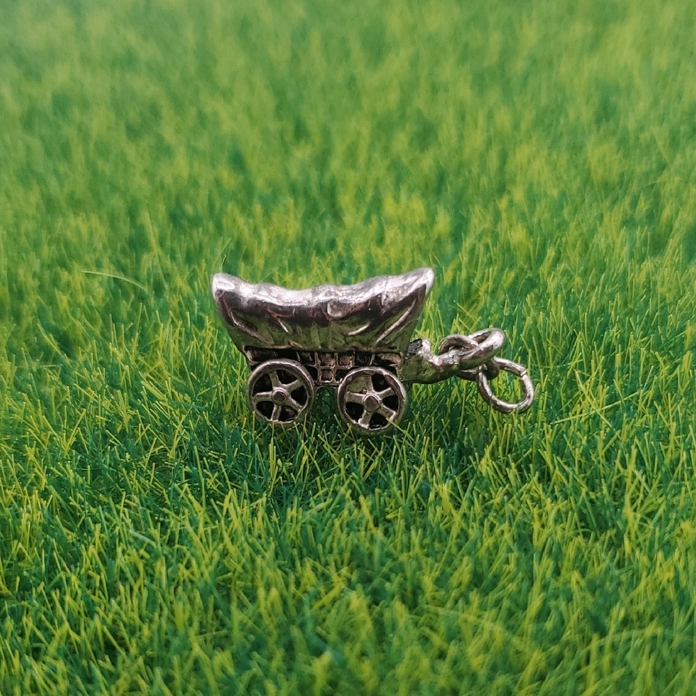 Silver‎ Tone Covered  Wagon Charm